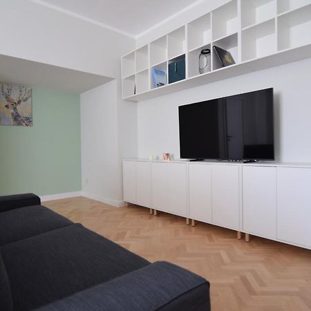 Beautiful Apartment In Old City Bucarest Esterno foto