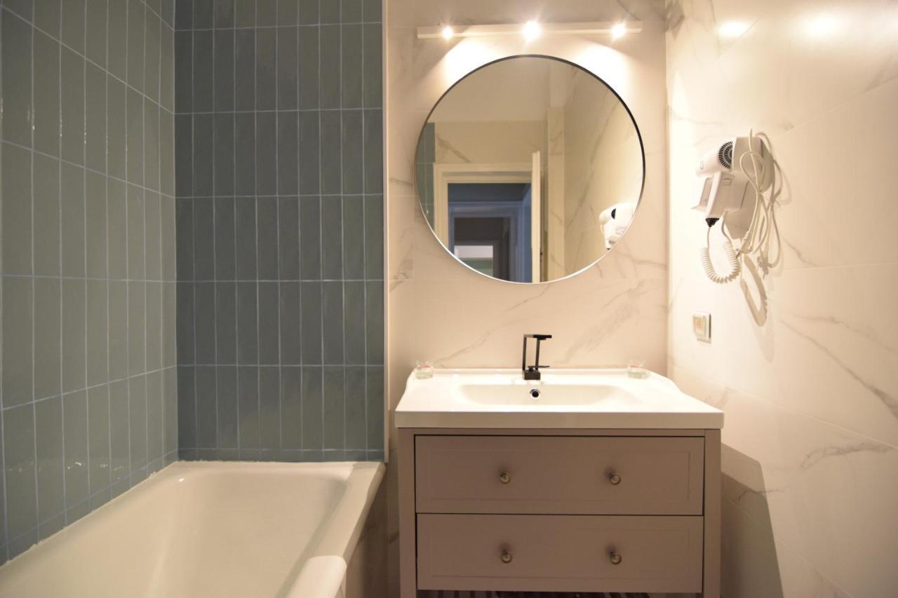 Beautiful Apartment In Old City Bucarest Esterno foto