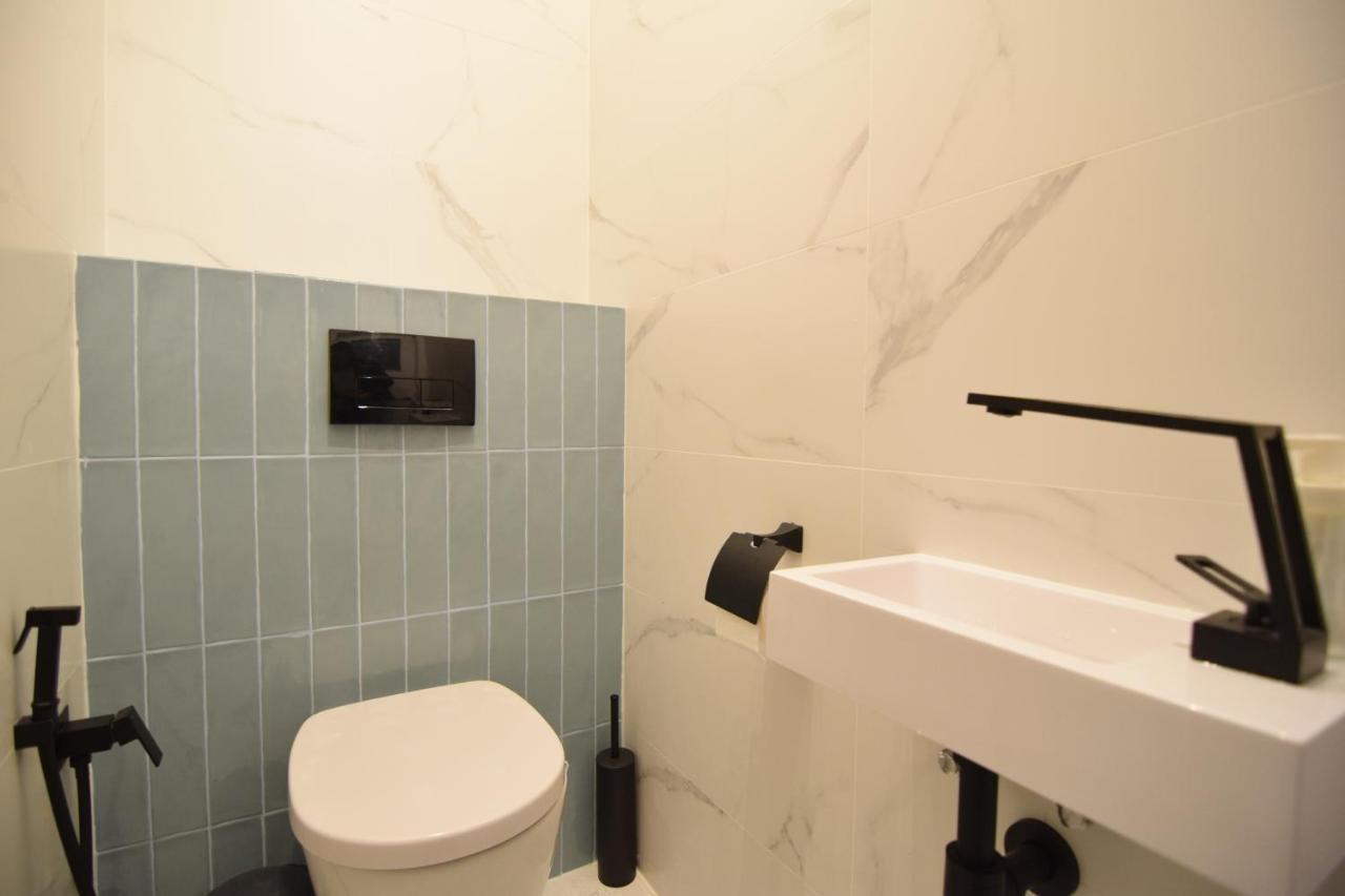 Beautiful Apartment In Old City Bucarest Esterno foto