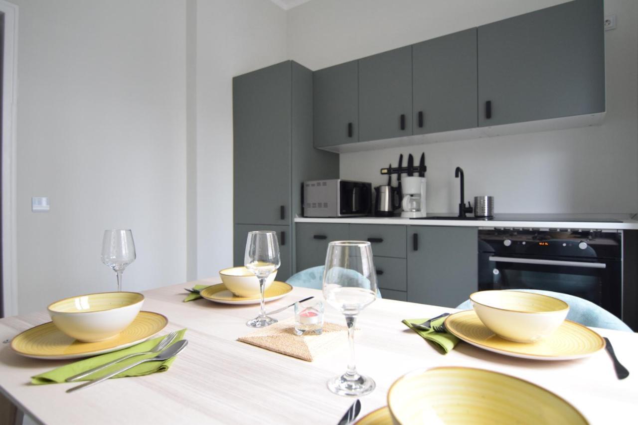 Beautiful Apartment In Old City Bucarest Esterno foto