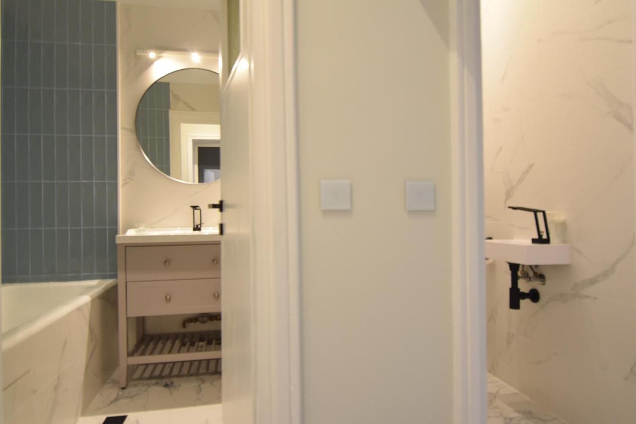 Beautiful Apartment In Old City Bucarest Esterno foto