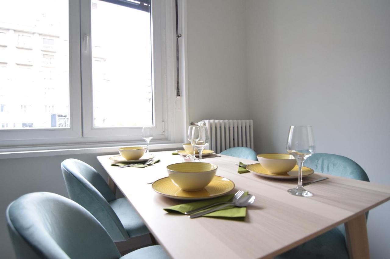 Beautiful Apartment In Old City Bucarest Esterno foto